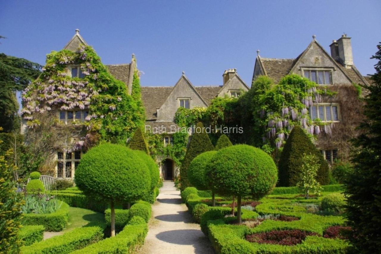 World Famous Abbey House Gardens Hostal Malmesbury Exterior foto